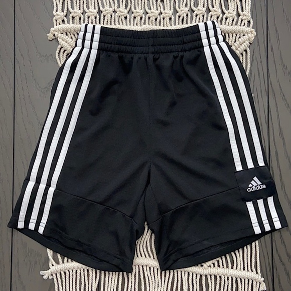 Boys Adidas Athletic Shorts Size Small 8